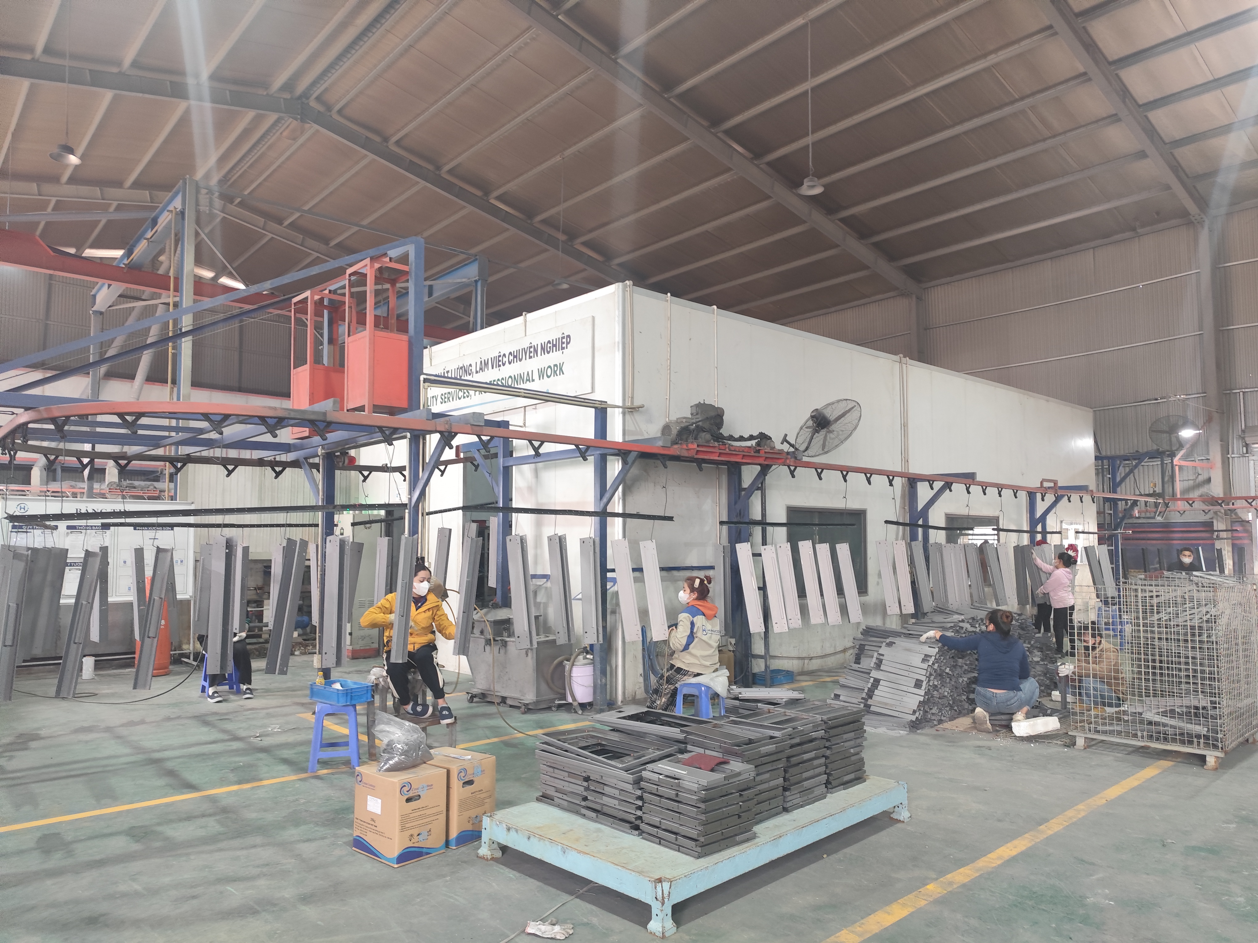 Automatic powder coating line